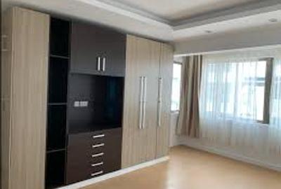 3 Bed Apartment with En Suite in Lavington