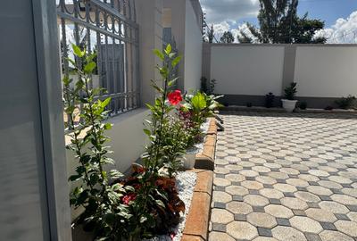 5 Bed House with En Suite at Mugutha - 2