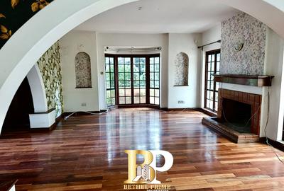 4 Bed Townhouse with En Suite in General Mathenge - 3