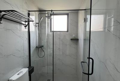 Studio Apartment with En Suite at Woodavenue - 4