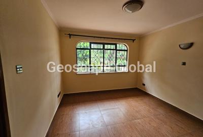 4 Bed House with En Suite in Runda