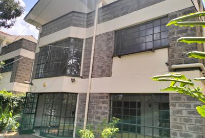 5 Bed Townhouse with En Suite in Spring Valley