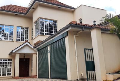 4 Bed Townhouse with En Suite in Westlands Area