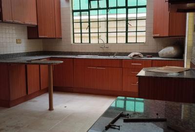 4 Bed Villa with En Suite in Kileleshwa - 4