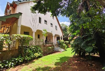4 Bed Townhouse with En Suite at Lavington Green - 2