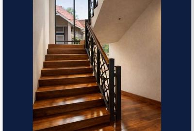 4 Bed Townhouse with En Suite in Thome - 4