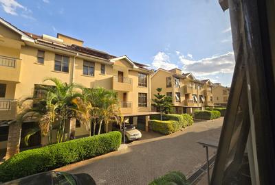 5 Bed House with En Suite in Lavington