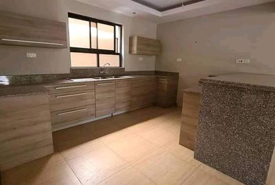 3 Bed Apartment with En Suite at Othaya Road