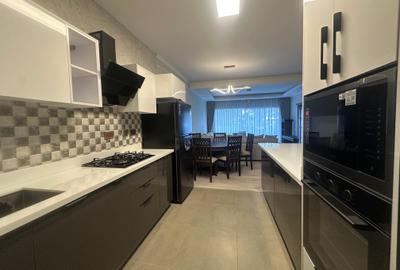 Serviced 2 Bed Apartment with En Suite at Riverside