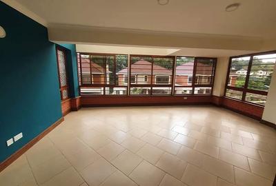5 Bed Townhouse with En Suite in Spring Valley