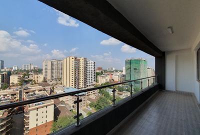 4 Bed Apartment with En Suite in Parklands - 4