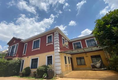 5 Bed Townhouse with En Suite in Lavington