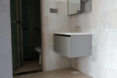 1 Bed Apartment with Swimming Pool in Valley Arcade - 4