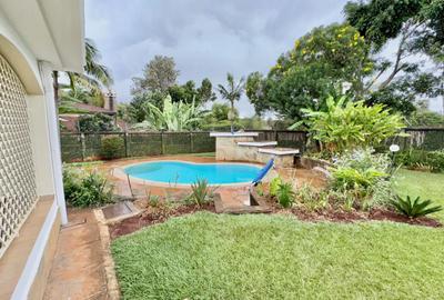 5 Bed House with En Suite in Runda