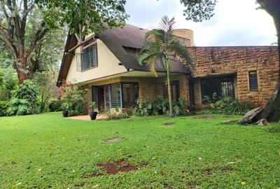 4 Bed Townhouse with En Suite in Lake View - 2