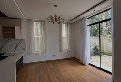 5 Bed Townhouse with En Suite in Lavington - 3