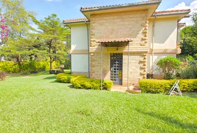 4 Bed Townhouse with En Suite in Rosslyn