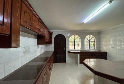 4 Bed Townhouse with En Suite in Riverside - 4