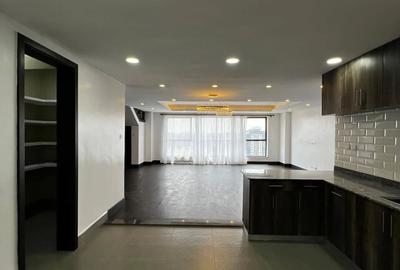 4 Bed Apartment with En Suite at Valley Arcade - 3