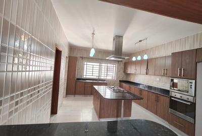 3 Bed Apartment with En Suite at Rapta Rd - Westlands.