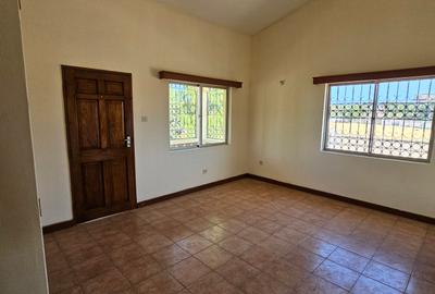3 Bed Townhouse with En Suite at Nyali - 4