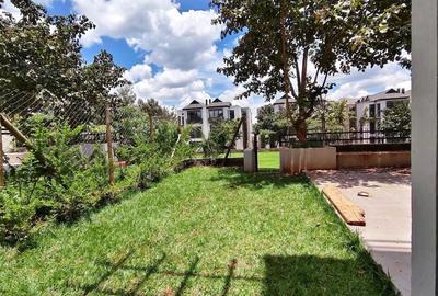 5 Bed Villa with En Suite in Runda - 3