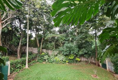 5 Bed House with En Suite at Lavington - 3