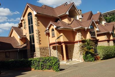 5 Bed Townhouse with En Suite at Lavington Road