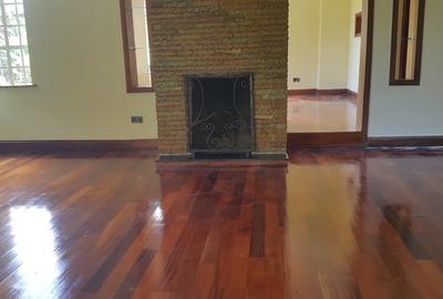 5 Bed Townhouse with En Suite in Gigiri - 2