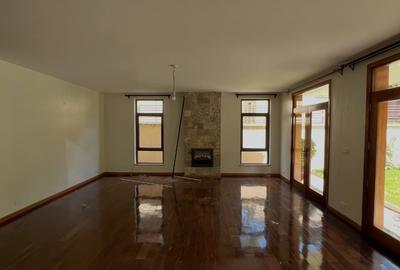 5 Bed Villa with En Suite at Lavington - 3