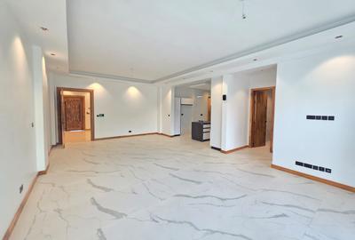 Serviced 2 Bed Apartment with En Suite in Spring Valley