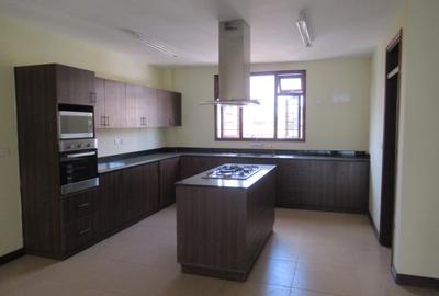3 Bed Apartment with En Suite at Riverside Drive - 4
