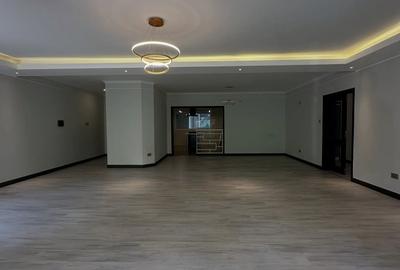3 Bed Apartment with En Suite in Riverside - 4
