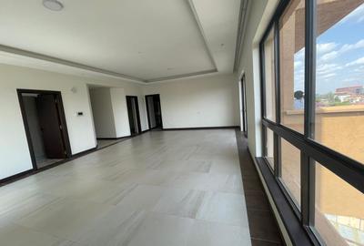 3 Bed Apartment with En Suite in Parklands - 4