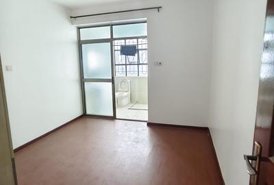3 Bed Apartment with En Suite in Lavington - 4