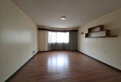 4 Bed House with En Suite at Grevillea - 2