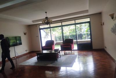 4 Bed Apartment with En Suite in Riverside - 4