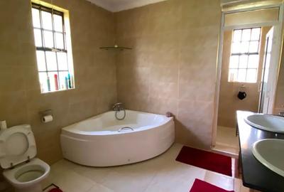 4 Bed House with En Suite in Runda - 3