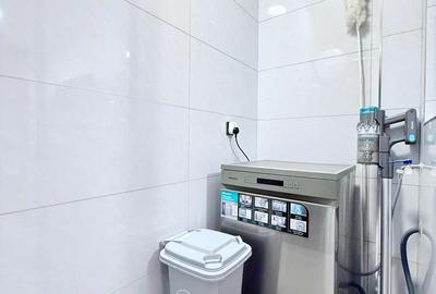 Serviced 2 Bed Apartment with En Suite in Riverside - 3