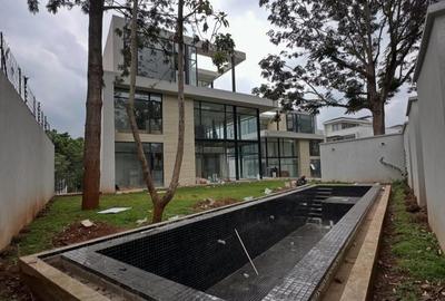 6 Bed Townhouse with En Suite in Lavington - 2
