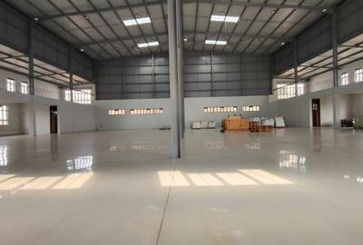 7,500 ft² Warehouse with Service Charge Included in Tatu City