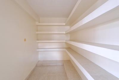4 Bed House with En Suite at Grevillea Grove
