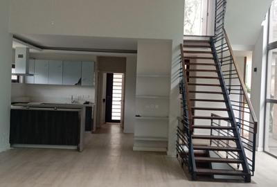 5 Bed Townhouse with En Suite in Lavington - 2