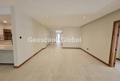 4 Bed Apartment with En Suite in Westlands Area - 4