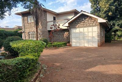 5 Bed House with En Suite in Runda - 2