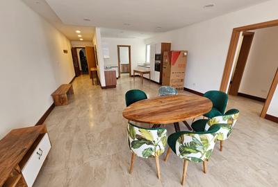 4 Bed Apartment with En Suite in Westlands Area
