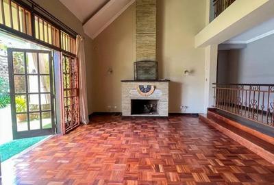 4 Bed Villa with En Suite at Rosslyn - 2