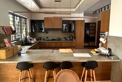 5 Bed House with En Suite at Runda