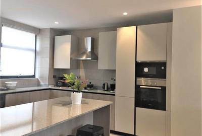 Serviced 2 Bed Apartment with En Suite in Kitisuru - 3