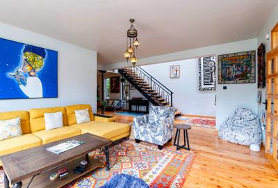 5 Bed House with En Suite in Karen - 2